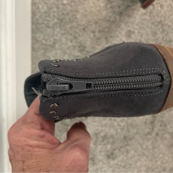 Suede, studded slate blue ankle boot with zipper closure. Size 7.5 GUC - Picture 5 of 8